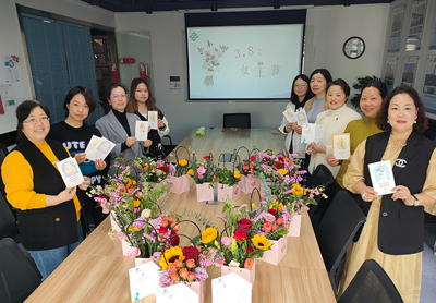 Shanghai Li Huang wish all goddess 38 Women's Day happy - gentle sonorous, youth bloom!